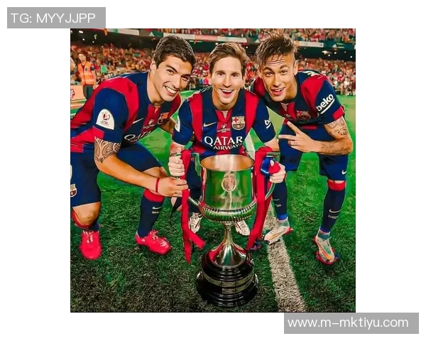 梅西重返巴黎对阵旧主法甲官方发布昔日三叉戟精彩合影